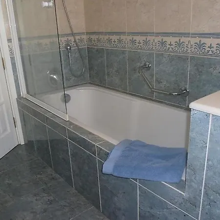 펜션 Sleeps 6 Pool Wifi *