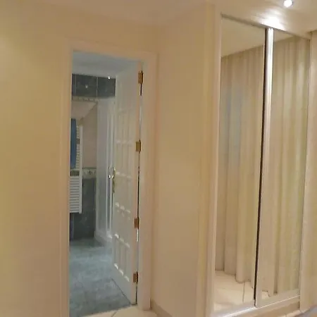 Sleeps 6 Pool Wifi